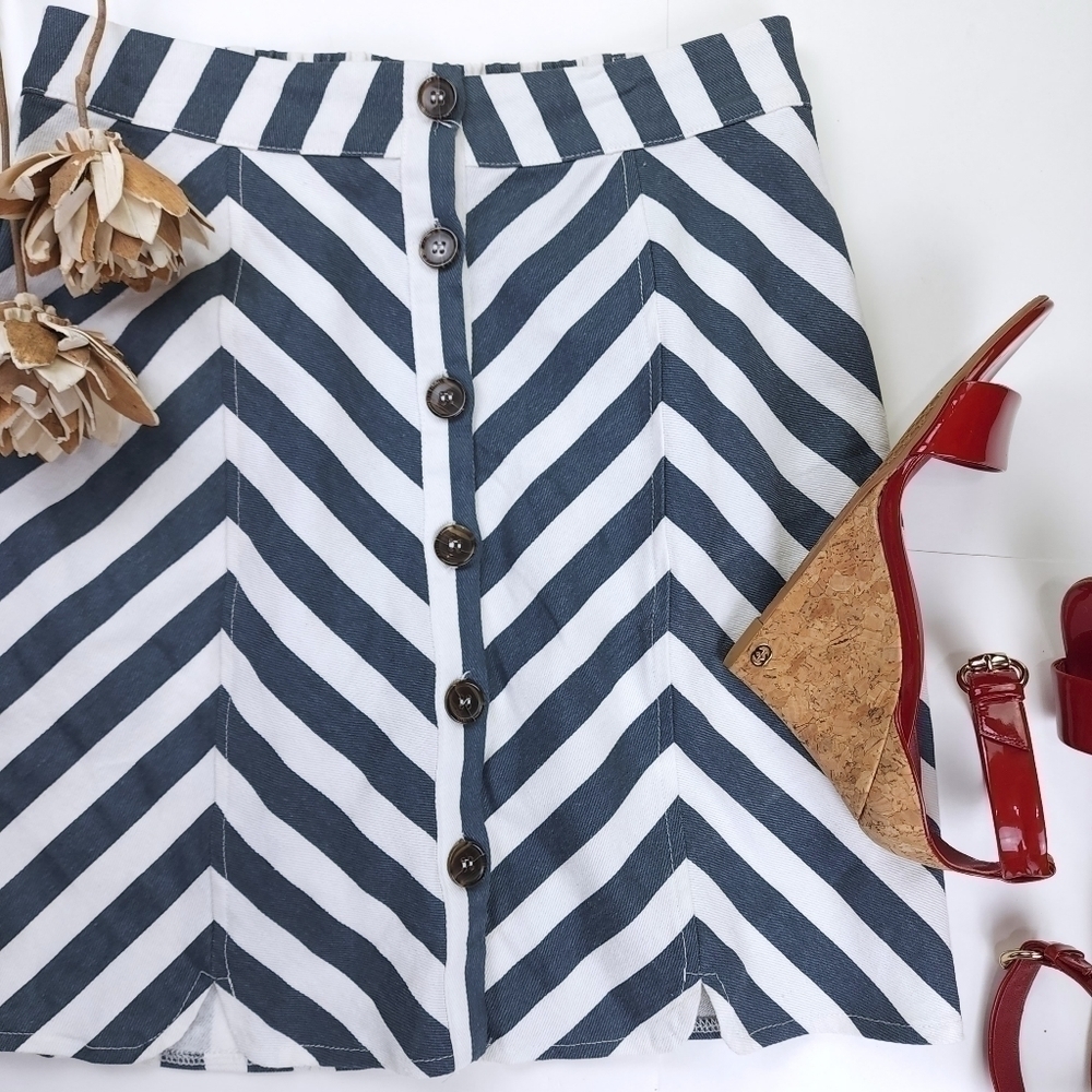Listicle White Blue Chevron Skirt Sz S - Picture 10 of 11